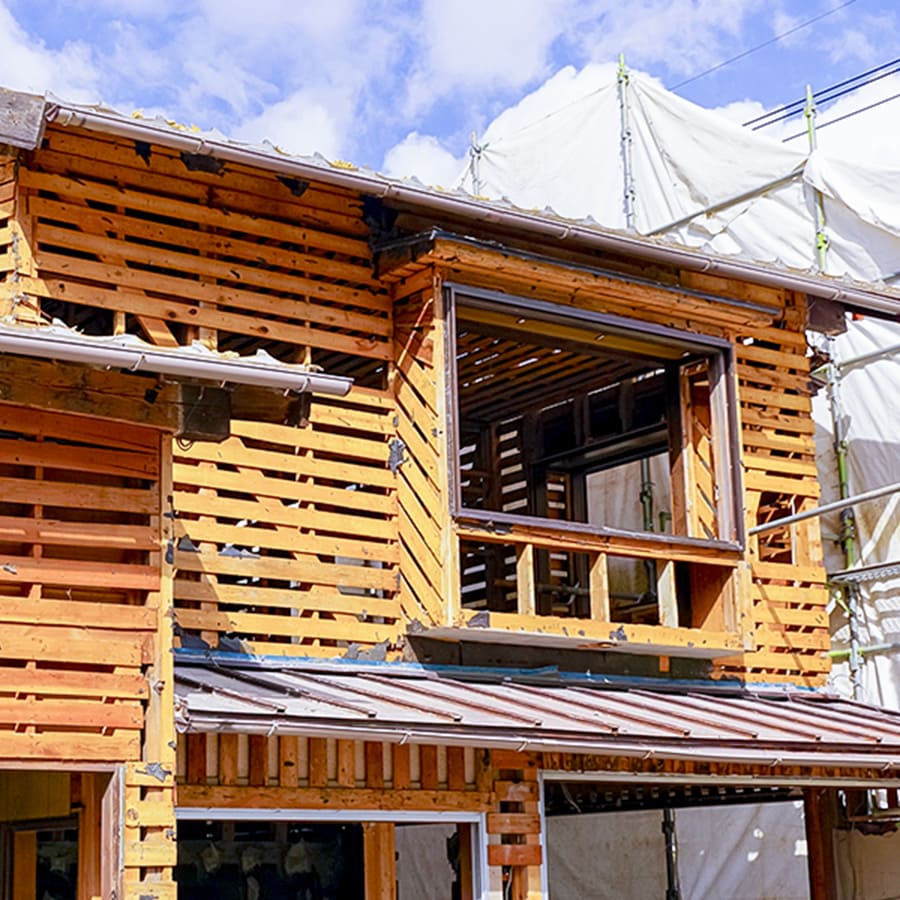 木造で建設されている家
